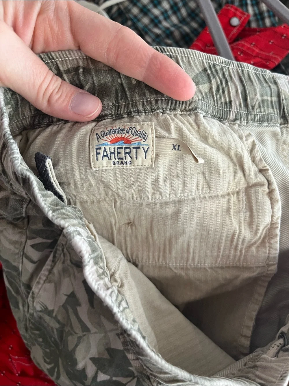 Faherty Printed Olive Jungle Essential Shorts Size XL Tropical Summer Preppy